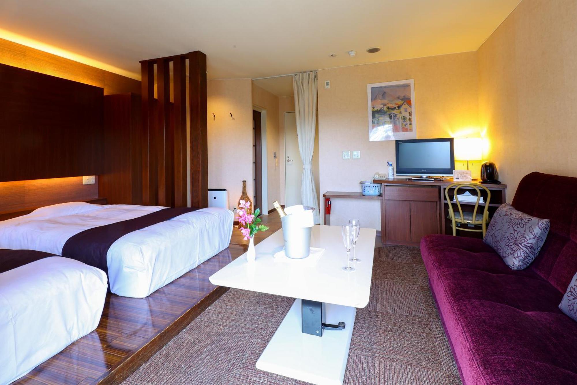 Karuizawa Hotel Soyokaze Экстерьер фото