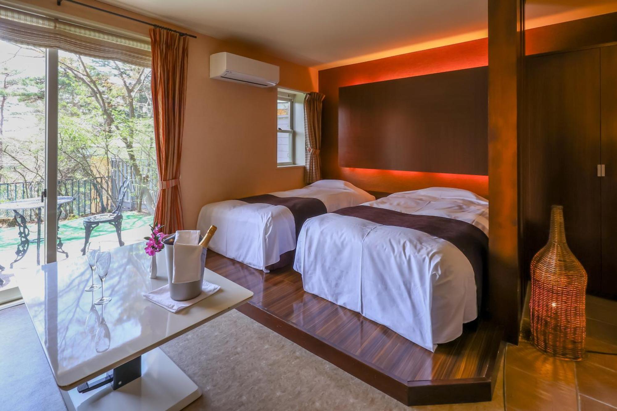 Karuizawa Hotel Soyokaze Экстерьер фото