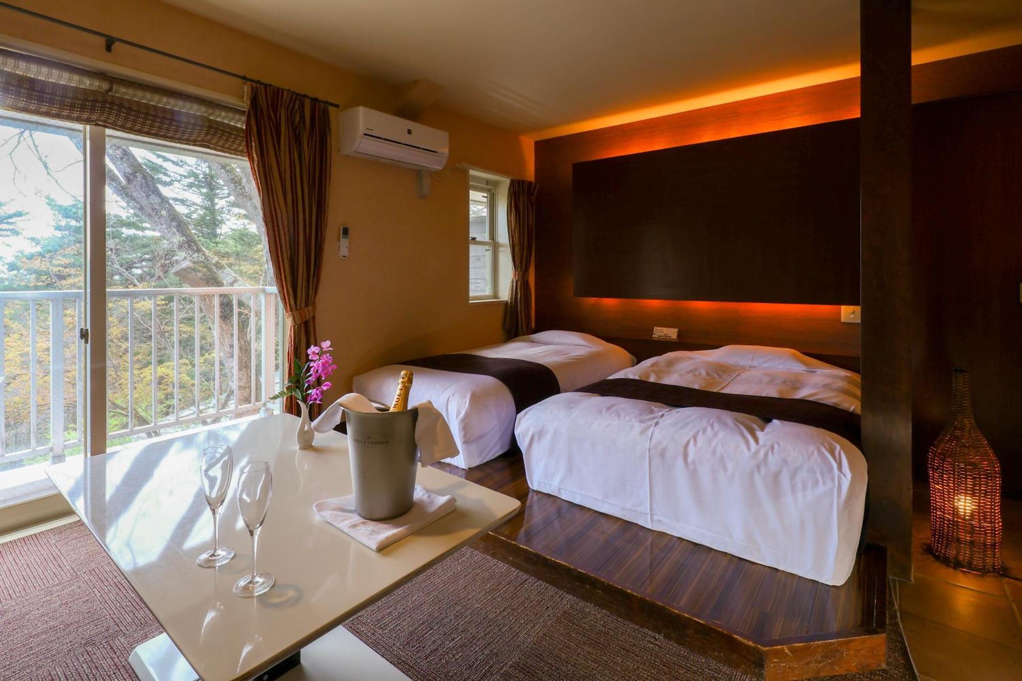 Karuizawa Hotel Soyokaze Экстерьер фото